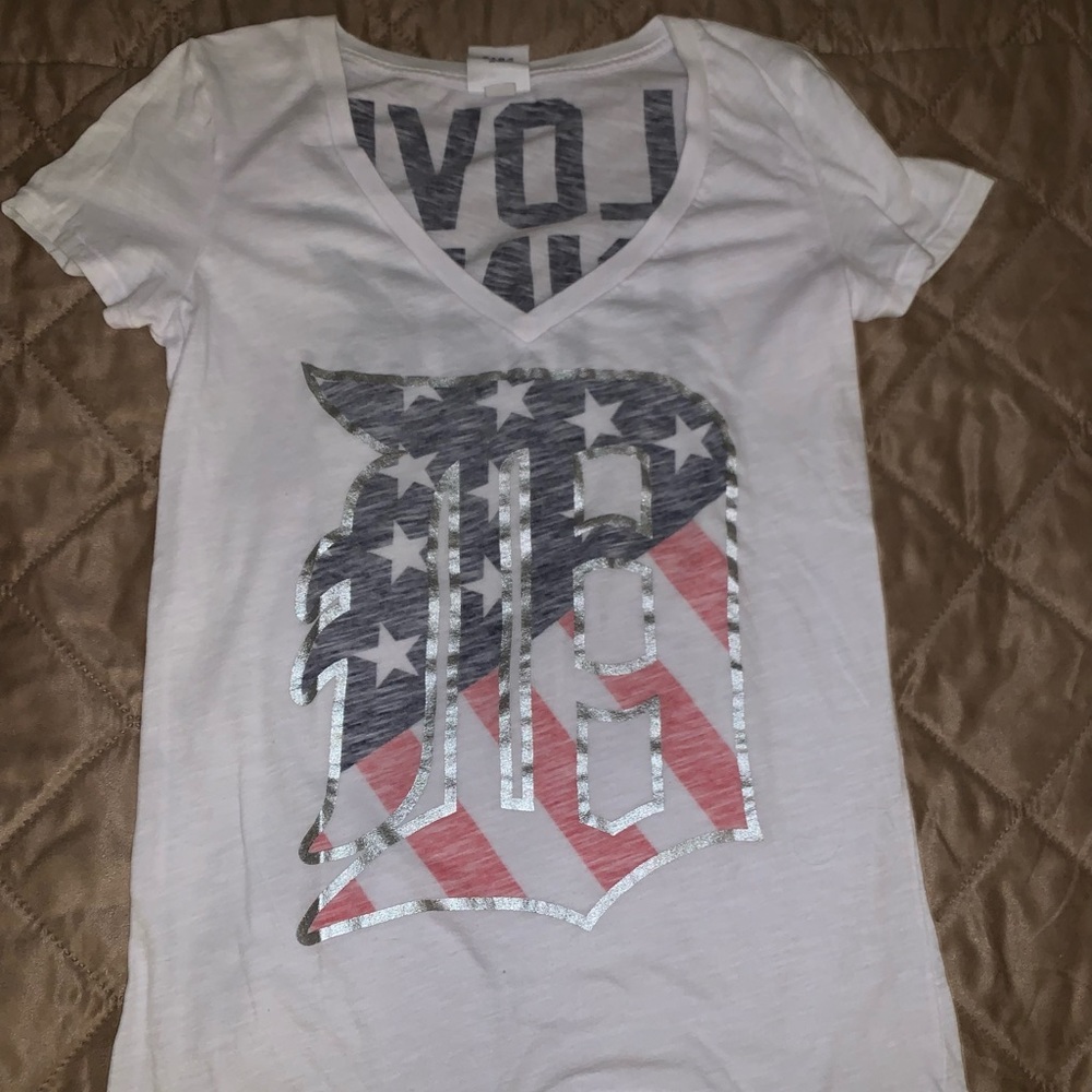 PINK by Victoria Secret tshirt M
